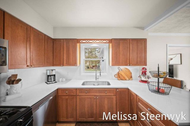 2091 Fawnwood Drive Se, City Of Kentwood, MI 49508