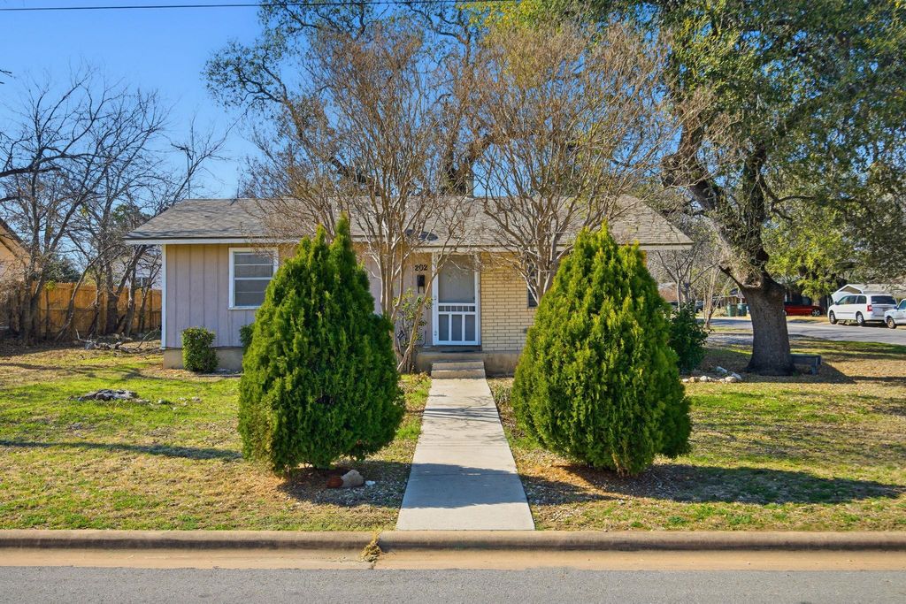 202 Forest ST, Georgetown, TX 78626