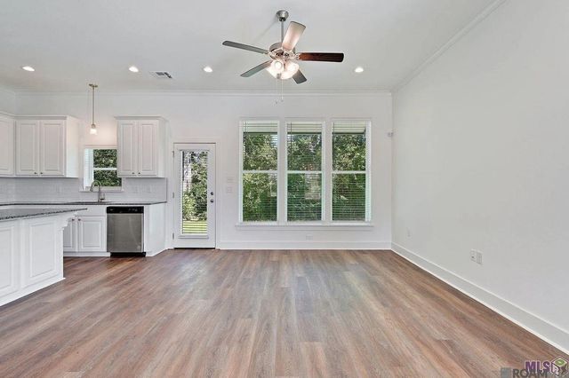 601 Lake Shelf Dr, Baton Rouge, LA 70820