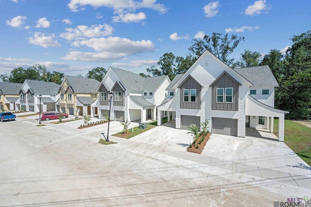 601 Lake Shelf Dr, Baton Rouge, LA 70820