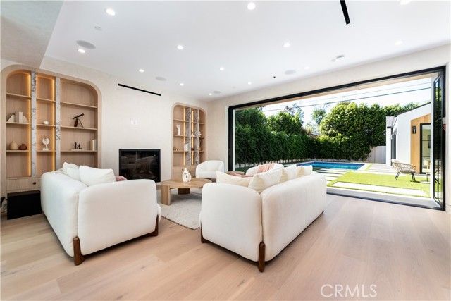 16749 Addison, Encino (los Angeles), CA 91436