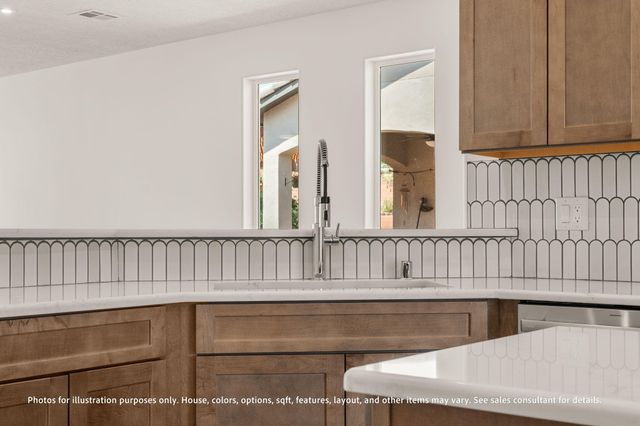 1561 Corta Corona SW, Los Lunas, NM 87031