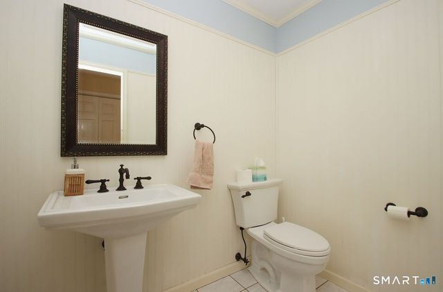 22 Meadowood Drive, New Milford, CT 06776