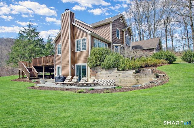 22 Meadowood Drive, New Milford, CT 06776