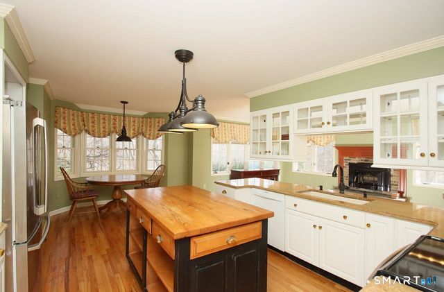 22 Meadowood Drive, New Milford, CT 06776