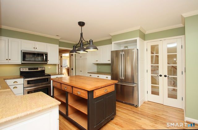 22 Meadowood Drive, New Milford, CT 06776