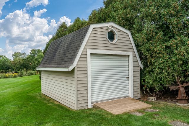 881 Willowbrook Drive, Wheeling, IL 60090