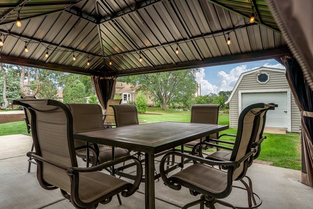881 Willowbrook Drive, Wheeling, IL 60090