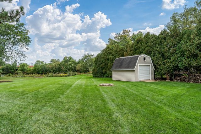 881 Willowbrook Drive, Wheeling, IL 60090