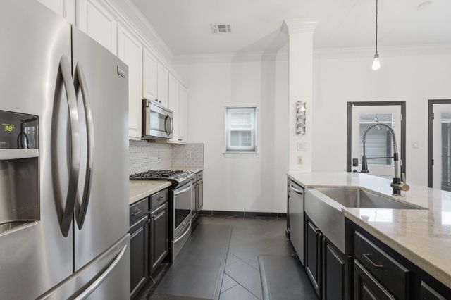 9419 Stonehouse Lane, Houston, TX 77025