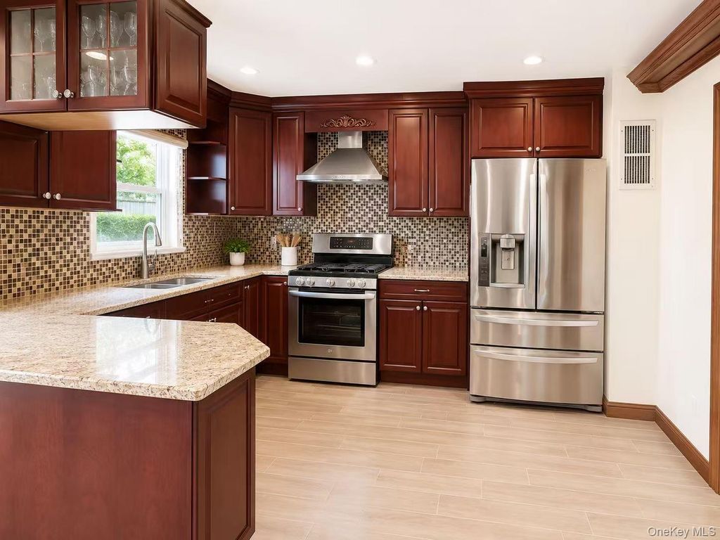 6337 Douglaston Parkway, Little Neck, NY 11362 — photo 2