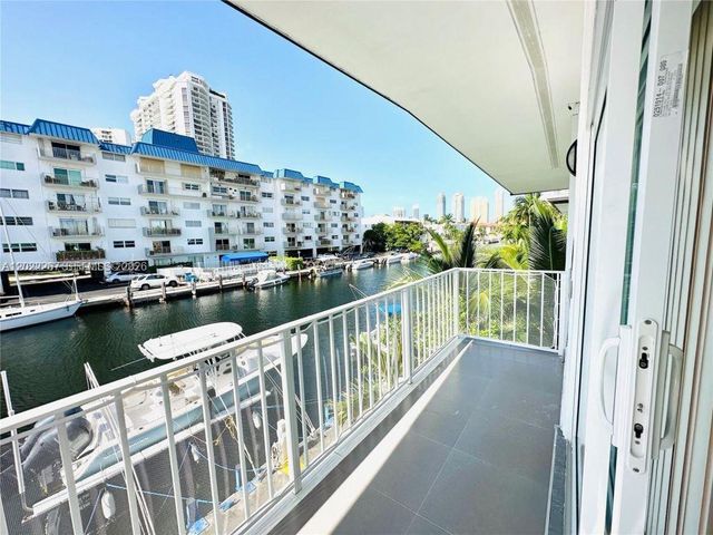 3751 NE 170th St 4, North Miami Beach, FL 33160