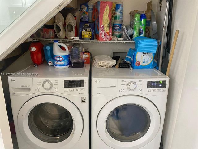 40 NW 87th Ave D211, Miami, FL 33172