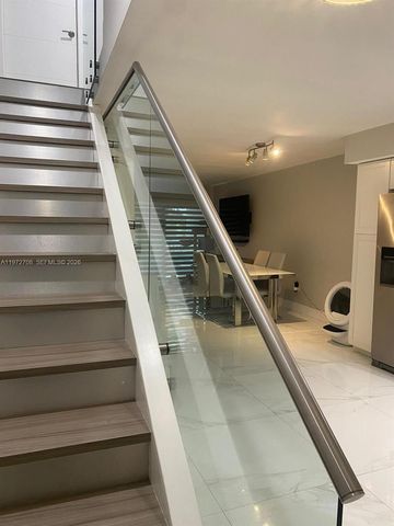 40 NW 87th Ave D211, Miami, FL 33172