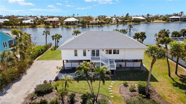 3311 Twin Lakes LN, Sanibel, FL 33957
