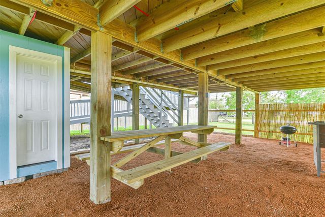 1004 20th Street, Dickinson, TX 77539