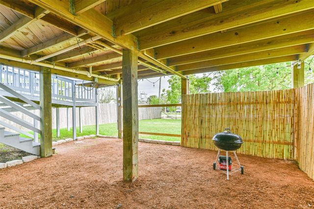 1004 20th Street, Dickinson, TX 77539