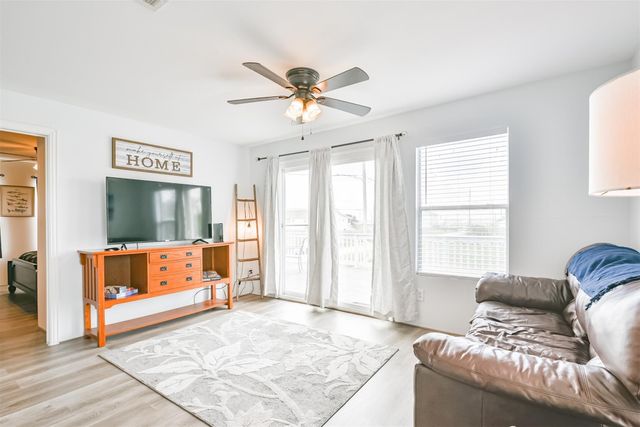 1004 20th Street, Dickinson, TX 77539