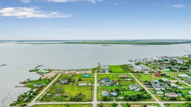 1004 20th Street, Dickinson, TX 77539