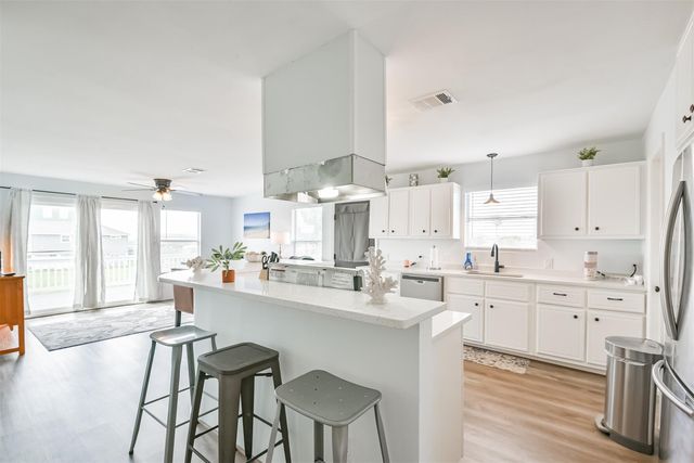 1004 20th Street, Dickinson, TX 77539