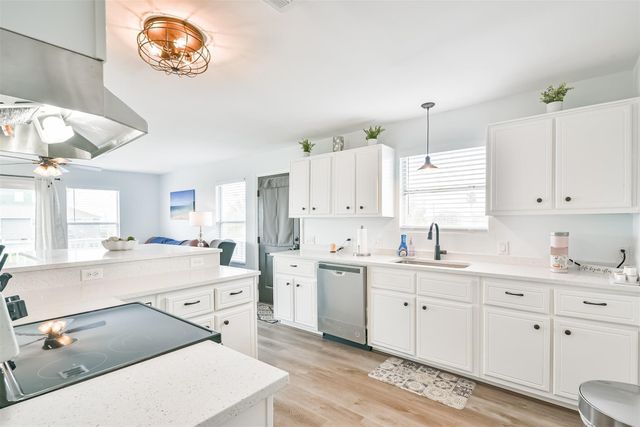 1004 20th Street, Dickinson, TX 77539