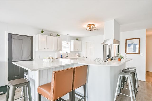 1004 20th Street, Dickinson, TX 77539