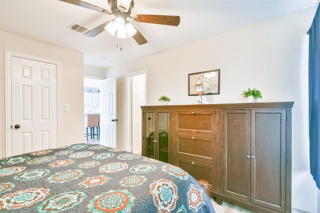 1004 20th Street, Dickinson, TX 77539