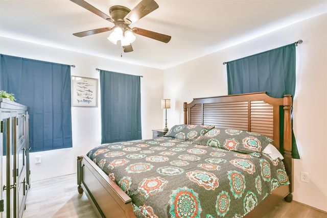 1004 20th Street, Dickinson, TX 77539