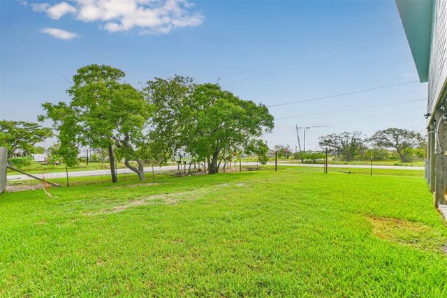 1004 20th Street, Dickinson, TX 77539