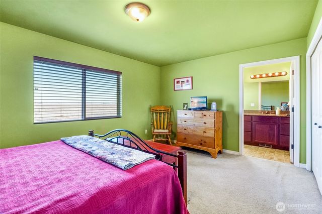 8903 NE Stonecrest Road, Moses Lake, WA 98837