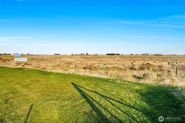 8903 NE Stonecrest Road, Moses Lake, WA 98837