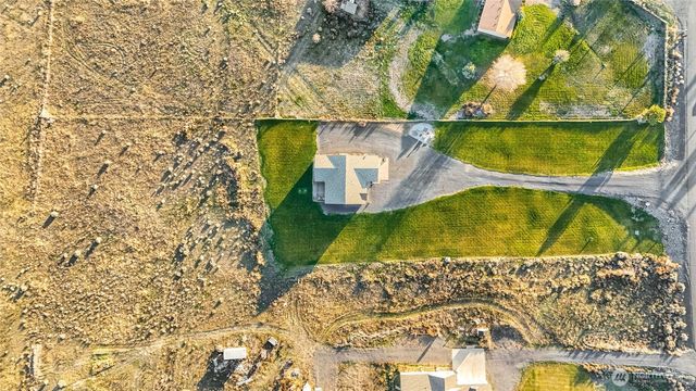 8903 NE Stonecrest Road, Moses Lake, WA 98837