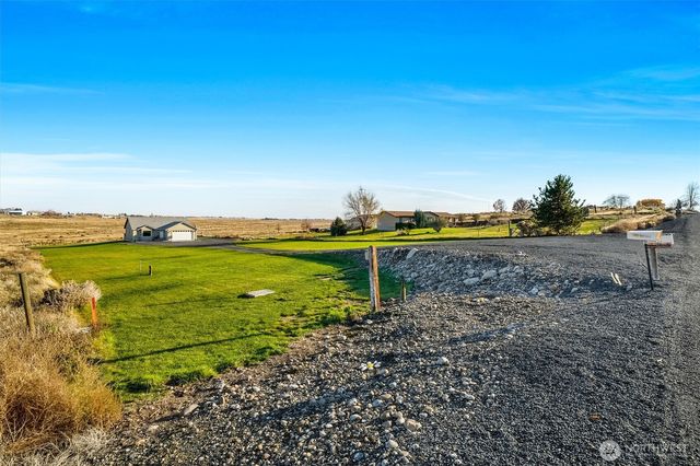8903 NE Stonecrest Road, Moses Lake, WA 98837