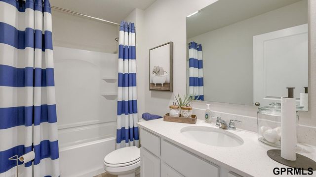 5606 N 189 Street, Elkhorn, NE 68022