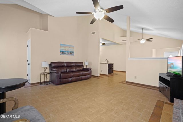 10928 SANDY KOUFAX Drive, El Paso, TX 79934