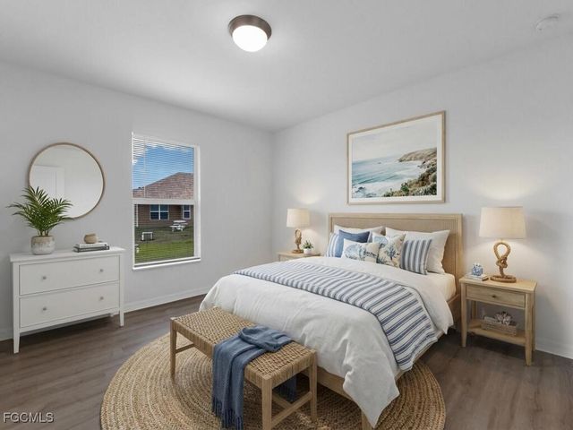 820 NE 44th LN, Cape Coral, FL 33909