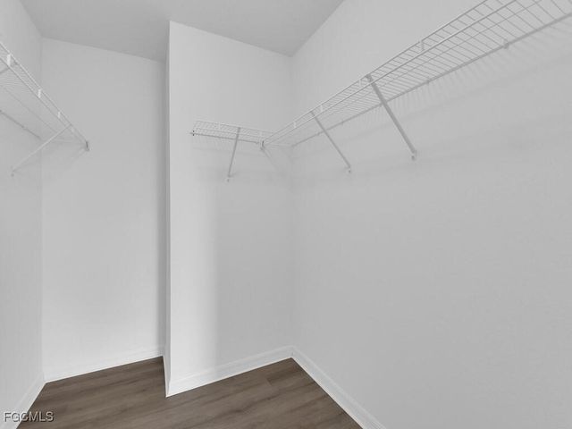 820 NE 44th LN, Cape Coral, FL 33909