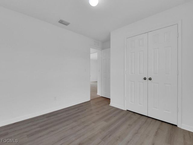 820 NE 44th LN, Cape Coral, FL 33909