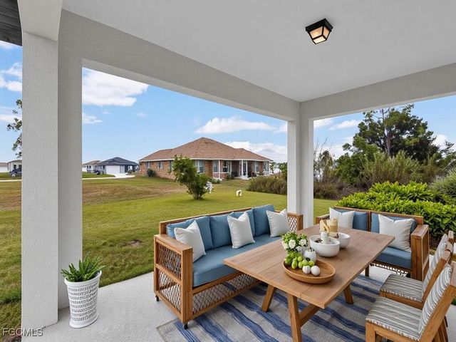 820 NE 44th LN, Cape Coral, FL 33909