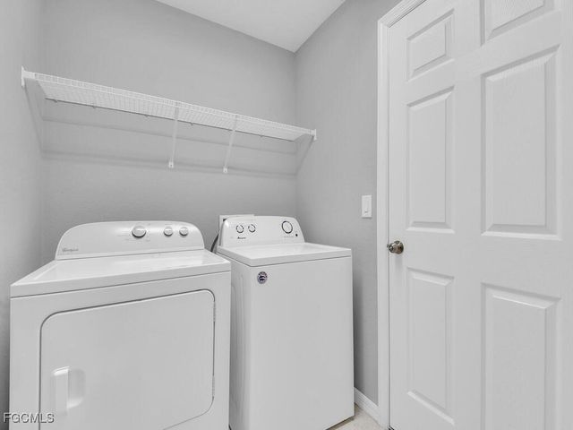 820 NE 44th LN, Cape Coral, FL 33909