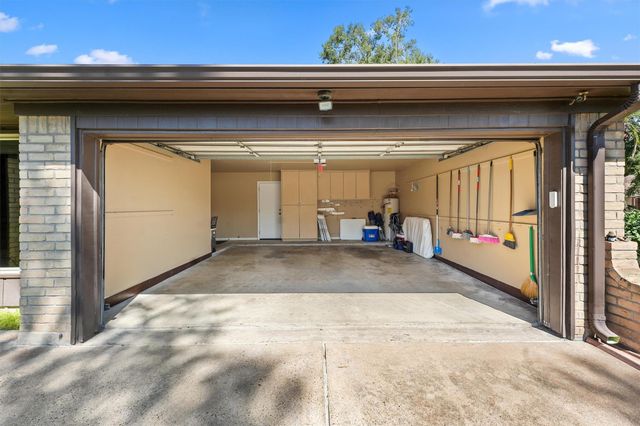 242 Blackwater Lane, Houston, TX 77015