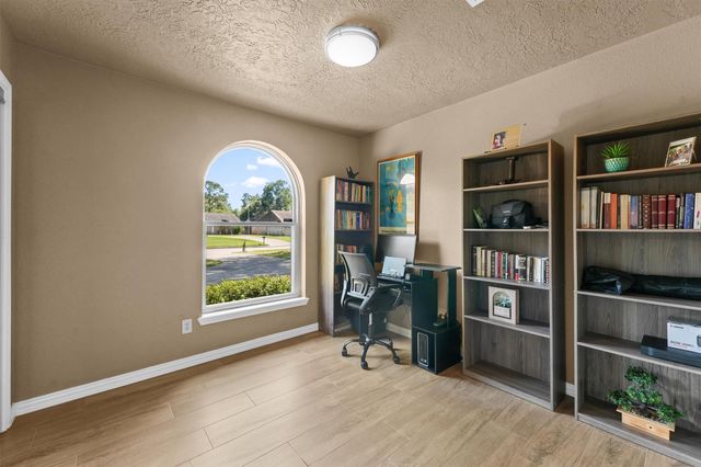 242 Blackwater Lane, Houston, TX 77015