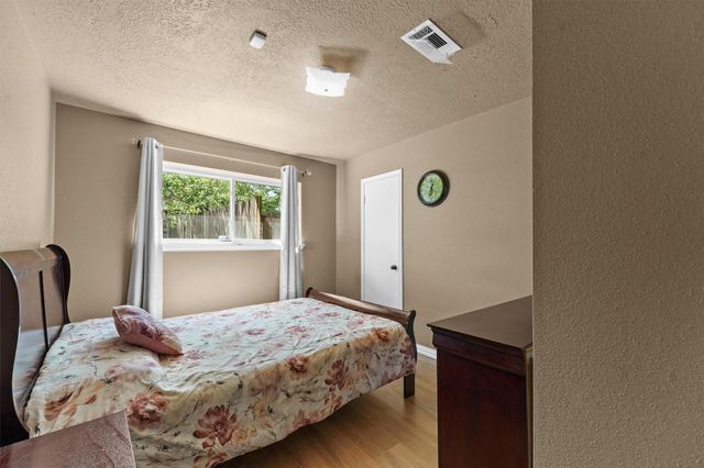 242 Blackwater Lane, Houston, TX 77015