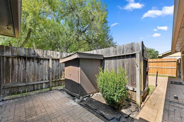 242 Blackwater Lane, Houston, TX 77015