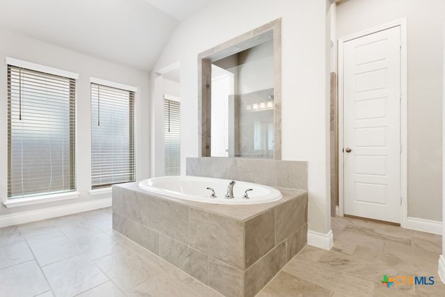 1952 Highland, Seguin, TX 78155