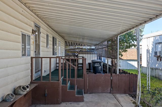 5505 W Tulare Spc 73 Avenue, Visalia, CA 93277