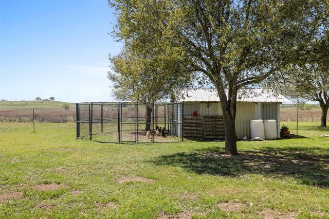 8646 Fm 155, La Grange, TX 78945