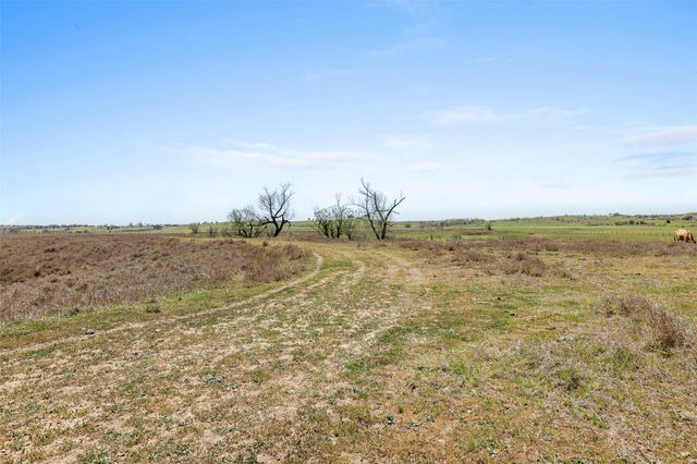 8646 Fm 155, La Grange, TX 78945