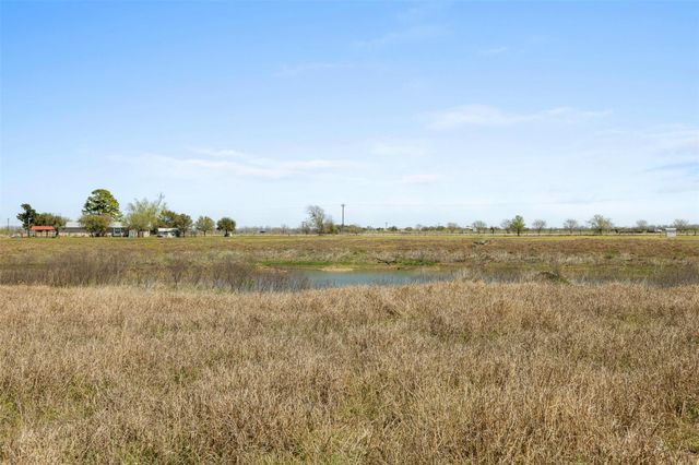 8646 Fm 155, La Grange, TX 78945