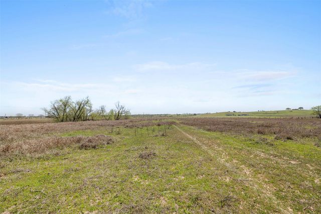 8646 Fm 155, La Grange, TX 78945